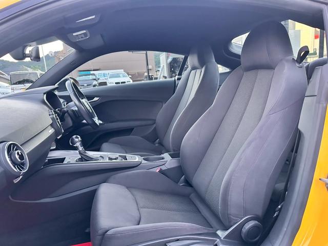 TTクーペ 2.0TFSI 禁煙 ブラックアウトカスタム バーチャルコックピット マトリクスLED 17インチアルミ パドルシフト スピードワーニング レインセンサー リアスポイラー 電動格納ミラー オートライト  ETC車載器(54枚目)