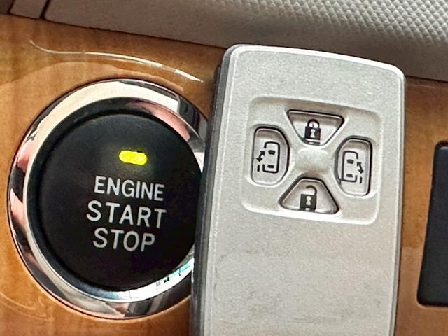 エスティマ ２．４アエラス　Ｇエディション　オイル上り対策済み　ワンオーナー　禁煙　ユーザー様買取車両　両側電動パワーシート　フリップダウンモニター　スマートキー　電動格納ミラー　バックカメラ　Ｂｌｕｅｔｏｏｔｈ　フルセグＴＶ　ＨＩＤヘッド（12枚目）