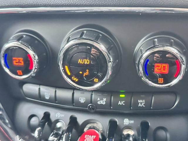 MINI クーパー クラブマン 禁煙 タッチ対応ナビ ペッパーパッケージ アクティブクルーズコントロール ライトパッケージ コンフォートアクセス LEDヘッド 17インチアルミ バックカメラ パークディスタンスコントロール ETC(10枚目)