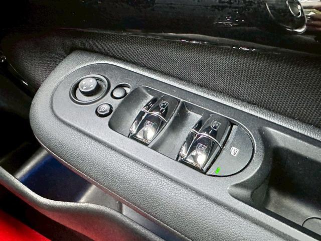 MINI クーパー クラブマン 禁煙 タッチ対応ナビ ペッパーパッケージ アクティブクルーズコントロール ライトパッケージ コンフォートアクセス LEDヘッド 17インチアルミ バックカメラ パークディスタンスコントロール ETC(47枚目)