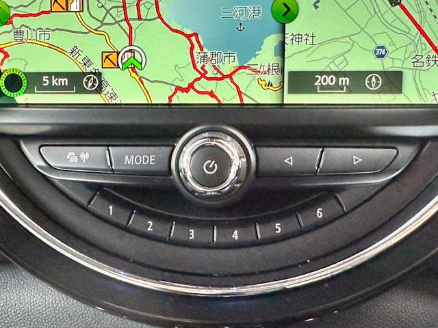 MINI クーパー クラブマン 禁煙 タッチ対応ナビ ペッパーパッケージ アクティブクルーズコントロール ライトパッケージ コンフォートアクセス LEDヘッド 17インチアルミ バックカメラ パークディスタンスコントロール ETC(53枚目)