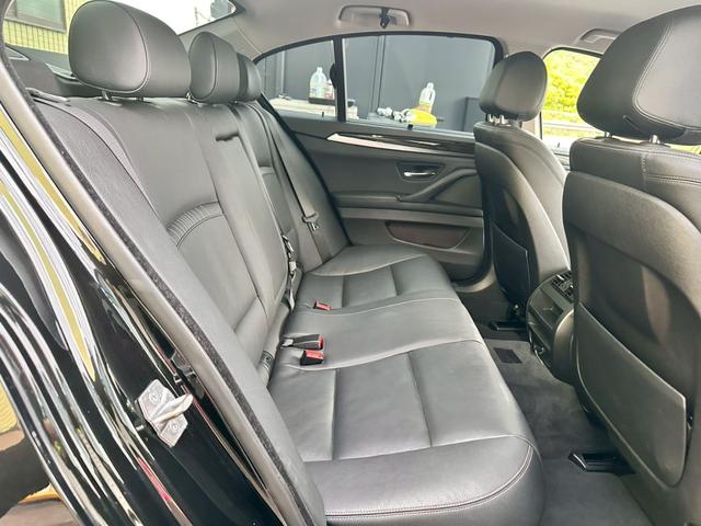 5シリーズ 535iラグジュアリー LCIモデル 禁煙 インテリジェントセーフティ アクティブクルーズコントロール シートヒーター レーンチェンジウォーニング パークディスタンスコントロール ダコタレザー 19インチアルミ LEDヘッド(6枚目)