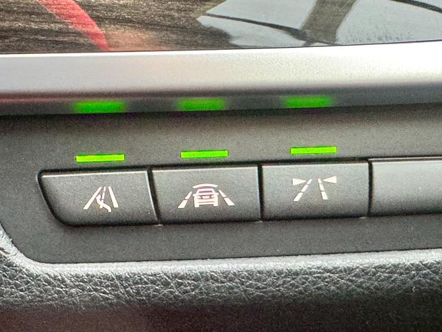 5シリーズ 535iラグジュアリー LCIモデル 禁煙 インテリジェントセーフティ アクティブクルーズコントロール シートヒーター レーンチェンジウォーニング パークディスタンスコントロール ダコタレザー 19インチアルミ LEDヘッド(12枚目)