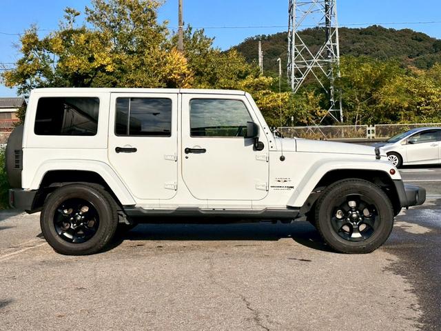 ジープ・ラングラーアンリミテッド サハラ 禁煙 ユーザー様買取車両 4WD クルーズコントロール サイドカメラ LEDヘッド メモリーナビ バックカメラ ETC ALPINEスピーカー Bluetooth フルセグ ヒルディセントコントロール(21枚目)