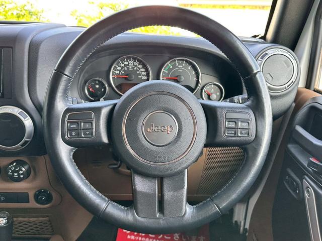 ジープ・ラングラーアンリミテッド サハラ 禁煙 ユーザー様買取車両 4WD クルーズコントロール サイドカメラ LEDヘッド メモリーナビ バックカメラ ETC ALPINEスピーカー Bluetooth フルセグ ヒルディセントコントロール(35枚目)
