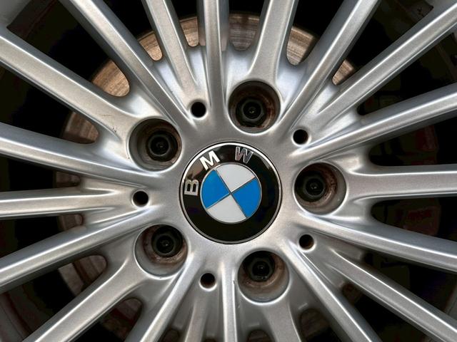 ３シリーズ ３２０ｄ　ラグジュアリー　ＬＣＩモデル　禁煙　ワンオーナー　ターボ　インテリジェントセーフティ　アクティブクルーズコントロール　シートヒーター　デジタルメーター　ダコタレザーシート　ＬＥＤヘッド　パークディスタンスコントロール（33枚目）