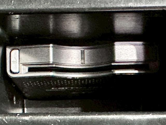 Ｖクラス Ｖ３５０　アンビエンテ　ロング　禁煙　ユーザー様買取車両　オフロードカスタム　リアラダー　サンルーフ　１２．１インチフリップダウンモニター　両側電動スライドドア　クルーズコントロール　シートヒーター　パワーシート　コーナーセンサー（9枚目）