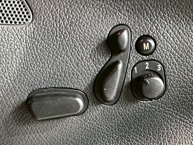 Ｖクラス Ｖ３５０　アンビエンテ　ロング　禁煙　ユーザー様買取車両　オフロードカスタム　リアラダー　サンルーフ　１２．１インチフリップダウンモニター　両側電動スライドドア　クルーズコントロール　シートヒーター　パワーシート　コーナーセンサー（10枚目）