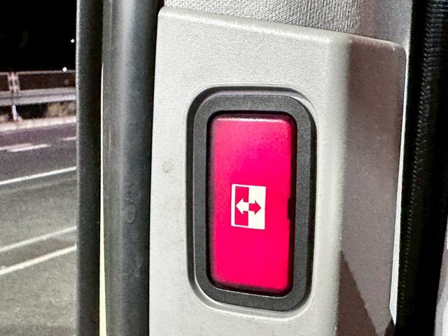 Ｖクラス Ｖ３５０　アンビエンテ　ロング　禁煙　ユーザー様買取車両　オフロードカスタム　リアラダー　サンルーフ　１２．１インチフリップダウンモニター　両側電動スライドドア　クルーズコントロール　シートヒーター　パワーシート　コーナーセンサー（11枚目）