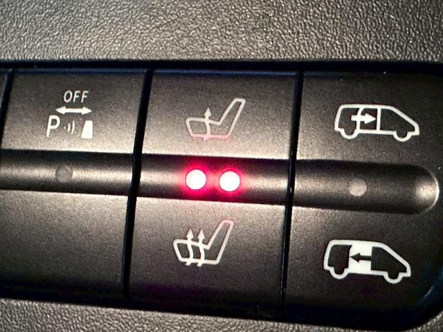 Ｖクラス Ｖ３５０　アンビエンテ　ロング　禁煙　ユーザー様買取車両　オフロードカスタム　リアラダー　サンルーフ　１２．１インチフリップダウンモニター　両側電動スライドドア　クルーズコントロール　シートヒーター　パワーシート　コーナーセンサー（15枚目）