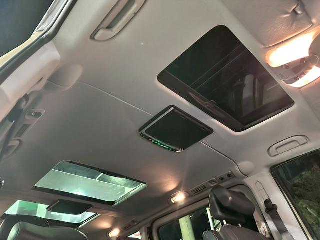 Ｖクラス Ｖ３５０　アンビエンテ　ロング　禁煙　ユーザー様買取車両　オフロードカスタム　リアラダー　サンルーフ　１２．１インチフリップダウンモニター　両側電動スライドドア　クルーズコントロール　シートヒーター　パワーシート　コーナーセンサー（16枚目）