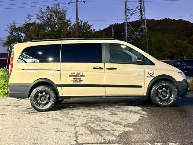 Ｖクラス Ｖ３５０　アンビエンテ　ロング　禁煙　ユーザー様買取車両　オフロードカスタム　リアラダー　サンルーフ　１２．１インチフリップダウンモニター　両側電動スライドドア　クルーズコントロール　シートヒーター　パワーシート　コーナーセンサー（24枚目）