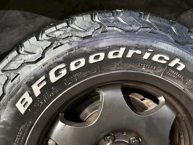 Ｖクラス Ｖ３５０　アンビエンテ　ロング　禁煙　ユーザー様買取車両　オフロードカスタム　リアラダー　サンルーフ　１２．１インチフリップダウンモニター　両側電動スライドドア　クルーズコントロール　シートヒーター　パワーシート　コーナーセンサー（35枚目）