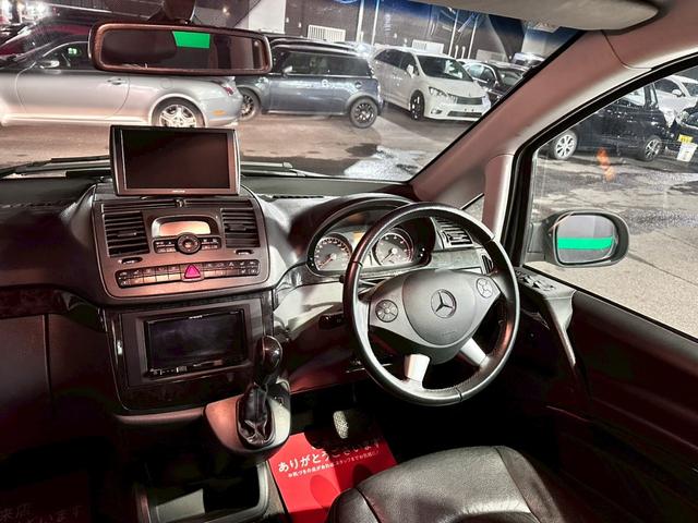 Ｖクラス Ｖ３５０　アンビエンテ　ロング　禁煙　ユーザー様買取車両　オフロードカスタム　リアラダー　サンルーフ　１２．１インチフリップダウンモニター　両側電動スライドドア　クルーズコントロール　シートヒーター　パワーシート　コーナーセンサー（39枚目）