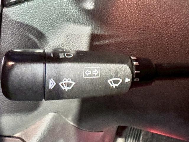 Ｖクラス Ｖ３５０　アンビエンテ　ロング　禁煙　ユーザー様買取車両　オフロードカスタム　リアラダー　サンルーフ　１２．１インチフリップダウンモニター　両側電動スライドドア　クルーズコントロール　シートヒーター　パワーシート　コーナーセンサー（42枚目）