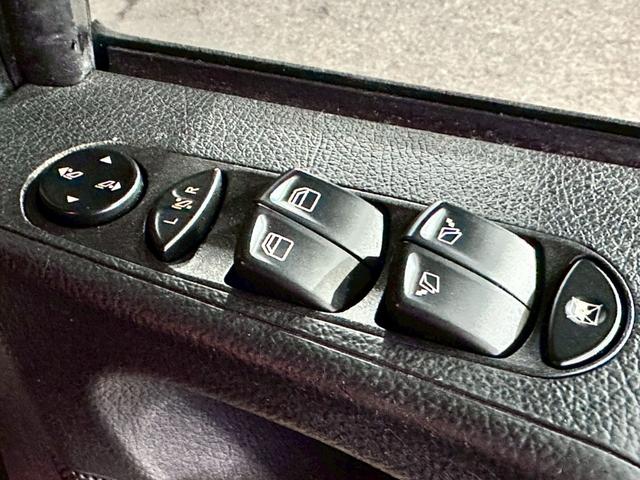 Ｖクラス Ｖ３５０　アンビエンテ　ロング　禁煙　ユーザー様買取車両　オフロードカスタム　リアラダー　サンルーフ　１２．１インチフリップダウンモニター　両側電動スライドドア　クルーズコントロール　シートヒーター　パワーシート　コーナーセンサー（44枚目）