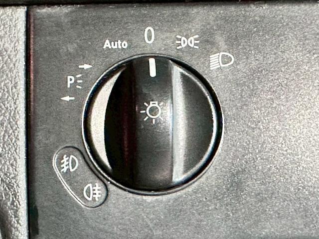 Ｖクラス Ｖ３５０　アンビエンテ　ロング　禁煙　ユーザー様買取車両　オフロードカスタム　リアラダー　サンルーフ　１２．１インチフリップダウンモニター　両側電動スライドドア　クルーズコントロール　シートヒーター　パワーシート　コーナーセンサー（45枚目）