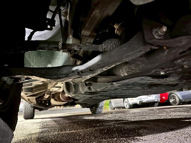 Ｖクラス Ｖ３５０　アンビエンテ　ロング　禁煙　ユーザー様買取車両　オフロードカスタム　リアラダー　サンルーフ　１２．１インチフリップダウンモニター　両側電動スライドドア　クルーズコントロール　シートヒーター　パワーシート　コーナーセンサー（68枚目）