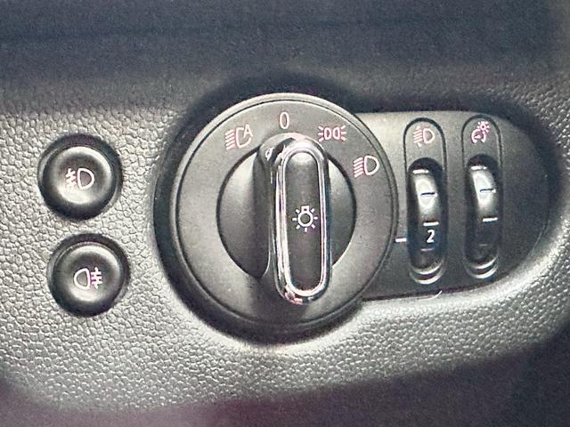 MINI クーパーD クラブマン クラシック・トリム ワンオーナー 禁煙 ターボ ハーフレザー シートヒーター Apple CarPlay インテリジェントセーフティ クルーズコントロール パークディスタンスコントロール パーキングアシスト LEDヘッド(50枚目)