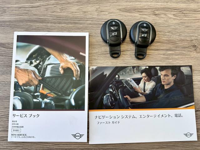 ＭＩＮＩ クーパーＳＤ　クラブマン　禁煙　タッチ対応ナビ　ペッパーパッケージ　アクティブクルーズコントロール　インテリジェントセーフティ　コンフォートアクセス　ＬＥＤヘッド　１７インチアルミ　バックカメラ　パークディスタンスコントロール（4枚目）
