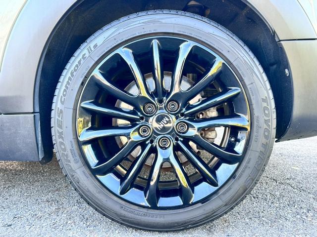 ＭＩＮＩ クーパーＳＤ　クラブマン　禁煙　タッチ対応ナビ　ペッパーパッケージ　アクティブクルーズコントロール　インテリジェントセーフティ　コンフォートアクセス　ＬＥＤヘッド　１７インチアルミ　バックカメラ　パークディスタンスコントロール（31枚目）