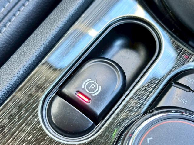 ＭＩＮＩ クーパーＳＤ　クラブマン　禁煙　タッチ対応ナビ　ペッパーパッケージ　アクティブクルーズコントロール　インテリジェントセーフティ　コンフォートアクセス　ＬＥＤヘッド　１７インチアルミ　バックカメラ　パークディスタンスコントロール（46枚目）