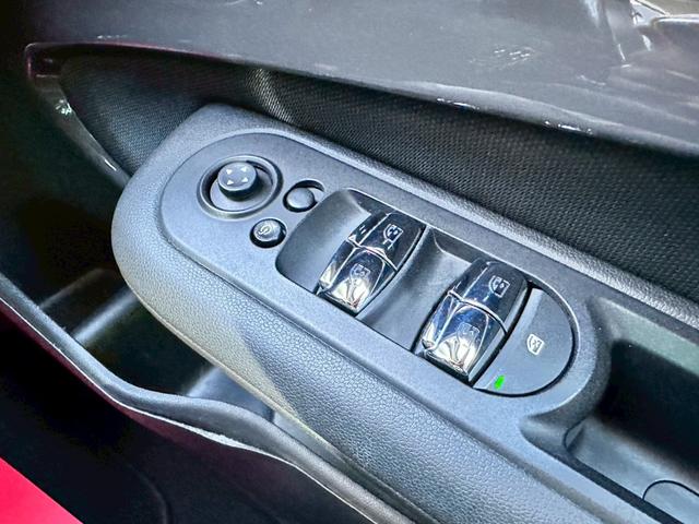 ＭＩＮＩ クーパーＳＤ　クラブマン　禁煙　タッチ対応ナビ　ペッパーパッケージ　アクティブクルーズコントロール　インテリジェントセーフティ　コンフォートアクセス　ＬＥＤヘッド　１７インチアルミ　バックカメラ　パークディスタンスコントロール（47枚目）