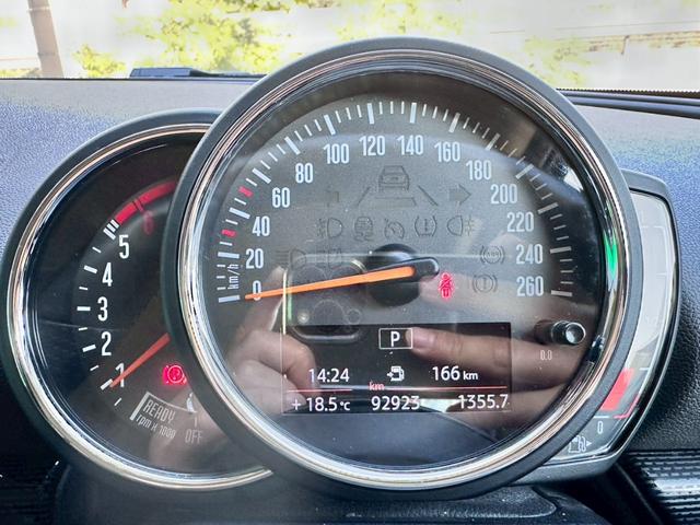 ＭＩＮＩ クーパーＳＤ　クラブマン　禁煙　タッチ対応ナビ　ペッパーパッケージ　アクティブクルーズコントロール　インテリジェントセーフティ　コンフォートアクセス　ＬＥＤヘッド　１７インチアルミ　バックカメラ　パークディスタンスコントロール（51枚目）