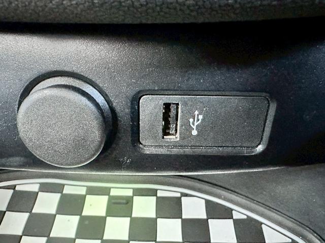 ＭＩＮＩ クーパーＳＤ　クラブマン　禁煙　タッチ対応ナビ　ペッパーパッケージ　アクティブクルーズコントロール　インテリジェントセーフティ　コンフォートアクセス　ＬＥＤヘッド　１７インチアルミ　バックカメラ　パークディスタンスコントロール（52枚目）