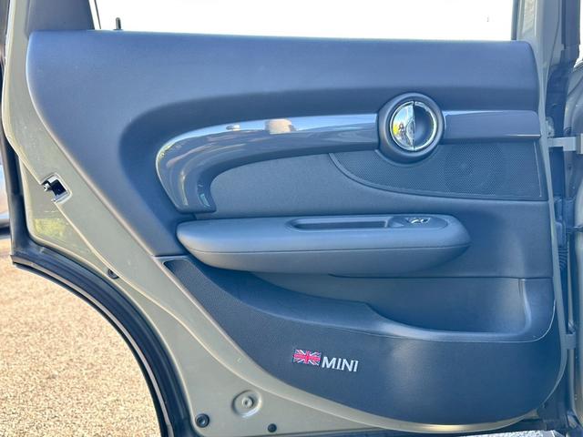 ＭＩＮＩ クーパーＳＤ　クラブマン　禁煙　タッチ対応ナビ　ペッパーパッケージ　アクティブクルーズコントロール　インテリジェントセーフティ　コンフォートアクセス　ＬＥＤヘッド　１７インチアルミ　バックカメラ　パークディスタンスコントロール（58枚目）