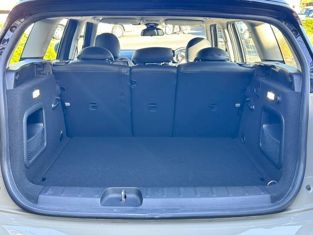 ＭＩＮＩ クーパーＳＤ　クラブマン　禁煙　タッチ対応ナビ　ペッパーパッケージ　アクティブクルーズコントロール　インテリジェントセーフティ　コンフォートアクセス　ＬＥＤヘッド　１７インチアルミ　バックカメラ　パークディスタンスコントロール（65枚目）