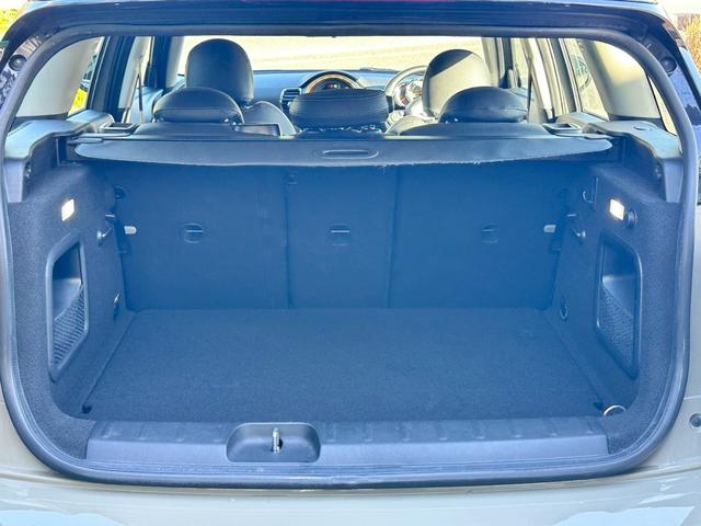 ＭＩＮＩ クーパーＳＤ　クラブマン　禁煙　タッチ対応ナビ　ペッパーパッケージ　アクティブクルーズコントロール　インテリジェントセーフティ　コンフォートアクセス　ＬＥＤヘッド　１７インチアルミ　バックカメラ　パークディスタンスコントロール（66枚目）