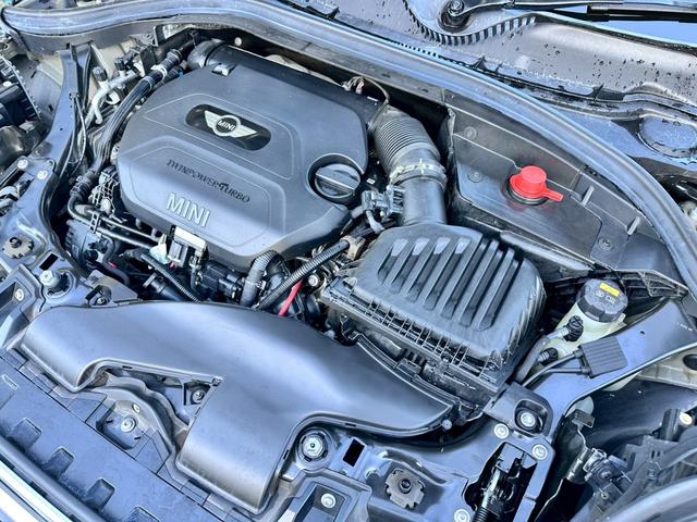 ＭＩＮＩ クーパーＳＤ　クラブマン　禁煙　タッチ対応ナビ　ペッパーパッケージ　アクティブクルーズコントロール　インテリジェントセーフティ　コンフォートアクセス　ＬＥＤヘッド　１７インチアルミ　バックカメラ　パークディスタンスコントロール（72枚目）