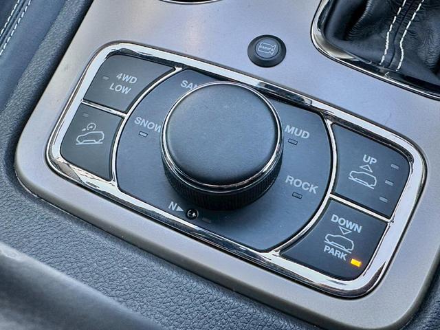 �R�[�i�[�Z���T�[�����ł���