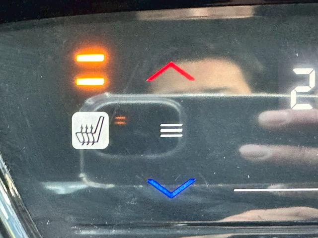 ヴェゼル ハイブリッドＺ　禁煙　ワンオーナー　ユーザー様買取車両　ハーフレザー　衝突被害軽減ブレーキ　クルーズコントロール　シートヒーター　パドルシフト　ブレーキホールド　スマートキー　バックカメラ　ＬＥＤヘッド　フルセグ（11枚目）