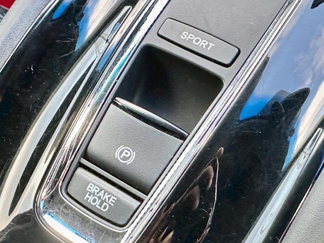 ヴェゼル ハイブリッドＺ　禁煙　ワンオーナー　ユーザー様買取車両　ハーフレザー　衝突被害軽減ブレーキ　クルーズコントロール　シートヒーター　パドルシフト　ブレーキホールド　スマートキー　バックカメラ　ＬＥＤヘッド　フルセグ（46枚目）