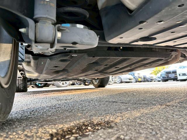 ヴェゼル ハイブリッドＺ　禁煙　ワンオーナー　ユーザー様買取車両　ハーフレザー　衝突被害軽減ブレーキ　クルーズコントロール　シートヒーター　パドルシフト　ブレーキホールド　スマートキー　バックカメラ　ＬＥＤヘッド　フルセグ（72枚目）