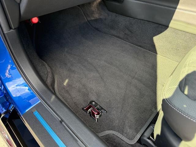 ＧＴ－Ｒ ピュアエディション　ＶＥＲＺホイールＫＣＶ０３／ワンオーナー／禁煙車／黒内装／ａｉｒｆｏｒｃｅエアーサスペンション／カーボンフロントショートリップ／前後ドライブレコーダー／デジタルインナーミラー（17枚目）
