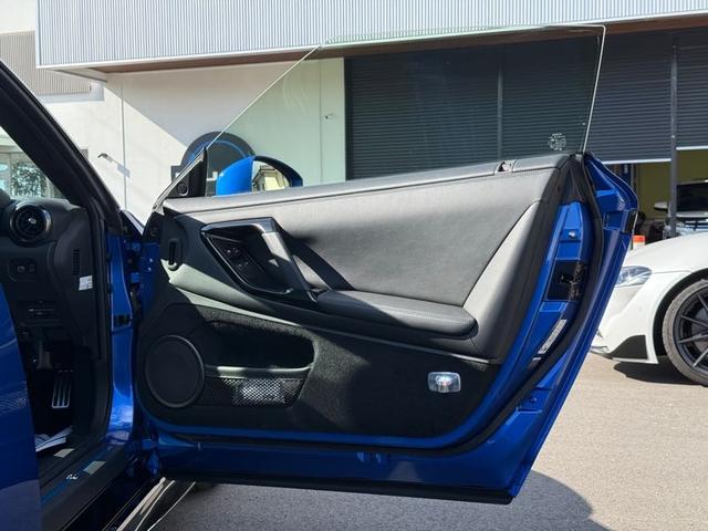 ＧＴ－Ｒ ピュアエディション　ＶＥＲＺホイールＫＣＶ０３／ワンオーナー／禁煙車／黒内装／ａｉｒｆｏｒｃｅエアーサスペンション／カーボンフロントショートリップ／前後ドライブレコーダー／デジタルインナーミラー（20枚目）