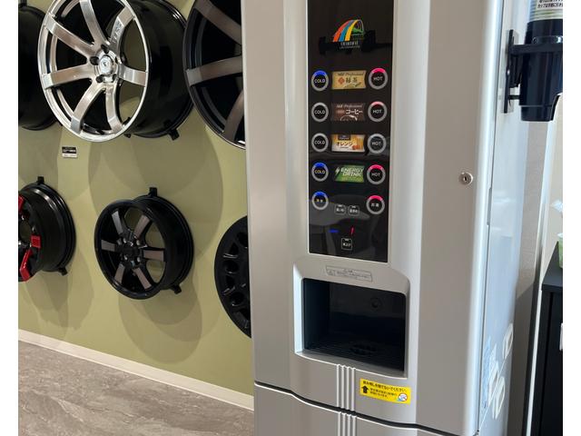 ＧＴ－Ｒ ピュアエディション　ＶＥＲＺホイールＫＣＶ０３／ワンオーナー／禁煙車／黒内装／ａｉｒｆｏｒｃｅエアーサスペンション／カーボンフロントショートリップ／前後ドライブレコーダー／デジタルインナーミラー（52枚目）
