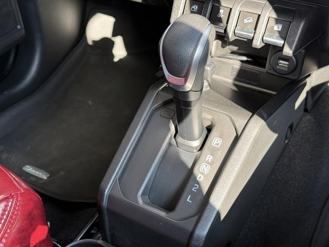 �G�A�R���̓_�C��������̃f�B�X�v���C�^�C�v�I�^�]���ł��p�b�Ƒ��삪�\�ŁA�����C���e���A������Ȃ��f�U�C���ł��I�X�p���^���Ȉ�ۂ��c���@�\���ɂ�������������ł��I