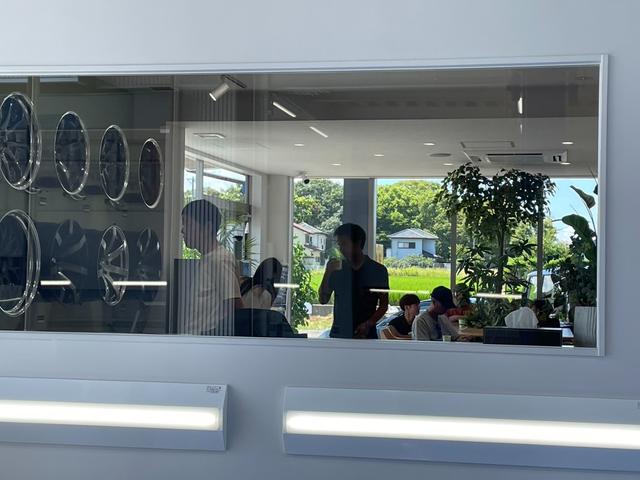 �y���j���͑����̂��q�l�ɂ����X���������Ă��܂��B���҂������������Ƃ����邽�߁A�����X�\��������������ƂŃX���[�Y�ɂ��Ή����\�ł��B�C�y�ɂ��\�񉺂�����