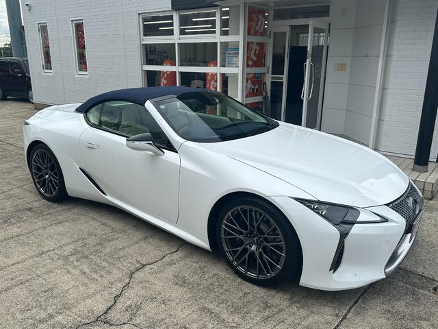 LC LC500 コンバーチブル 法人1オーナー/ガレージ保管/禁煙車/TRD21インチAW/マリーンブルートップ/セミアニリン本革(ブルー&ホワイト/マークレビンソン/HUD/取説/保証書/記録簿/スペアキー/LEXUS店舗車検受済(8枚目)