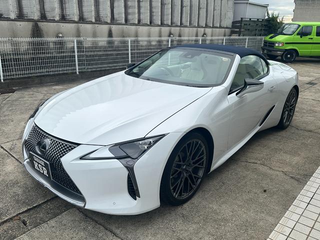 LC LC500 コンバーチブル 法人1オーナー/ガレージ保管/禁煙車/TRD21インチAW/マリーンブルートップ/セミアニリン本革(ブルー&ホワイト/マークレビンソン/HUD/取説/保証書/記録簿/スペアキー/LEXUS店舗車検受済(9枚目)