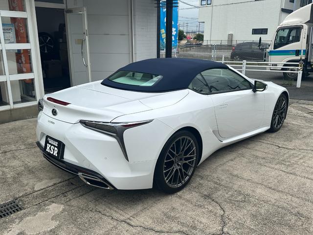 LC LC500 コンバーチブル 法人1オーナー/ガレージ保管/禁煙車/TRD21インチAW/マリーンブルートップ/セミアニリン本革(ブルー&ホワイト/マークレビンソン/HUD/取説/保証書/記録簿/スペアキー/LEXUS店舗車検受済(14枚目)