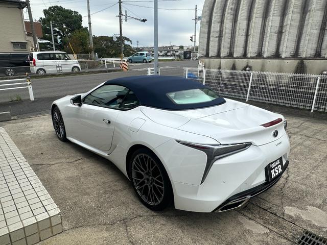 LC LC500 コンバーチブル 法人1オーナー/ガレージ保管/禁煙車/TRD21インチAW/マリーンブルートップ/セミアニリン本革(ブルー&ホワイト/マークレビンソン/HUD/取説/保証書/記録簿/スペアキー/LEXUS店舗車検受済(15枚目)