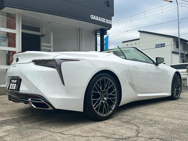 LC LC500 コンバーチブル 法人1オーナー/ガレージ保管/禁煙車/TRD21インチAW/マリーンブルートップ/セミアニリン本革(ブルー&ホワイト/マークレビンソン/HUD/取説/保証書/記録簿/スペアキー/LEXUS店舗車検受済(16枚目)