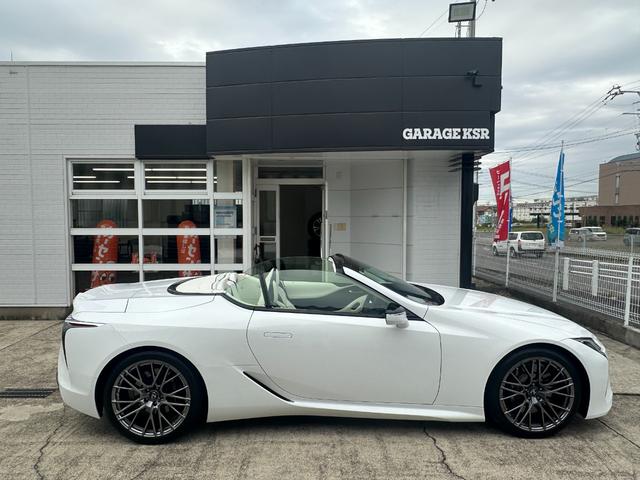 LC LC500 コンバーチブル 法人1オーナー/ガレージ保管/禁煙車/TRD21インチAW/マリーンブルートップ/セミアニリン本革(ブルー&ホワイト/マークレビンソン/HUD/取説/保証書/記録簿/スペアキー/LEXUS店舗車検受済(23枚目)