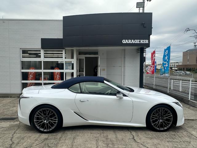 LC LC500 コンバーチブル 法人1オーナー/ガレージ保管/禁煙車/TRD21インチAW/マリーンブルートップ/セミアニリン本革(ブルー&ホワイト/マークレビンソン/HUD/取説/保証書/記録簿/スペアキー/LEXUS店舗車検受済(24枚目)