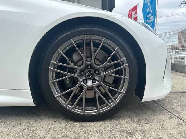 LC LC500 コンバーチブル 法人1オーナー/ガレージ保管/禁煙車/TRD21インチAW/マリーンブルートップ/セミアニリン本革(ブルー&ホワイト/マークレビンソン/HUD/取説/保証書/記録簿/スペアキー/LEXUS店舗車検受済(28枚目)